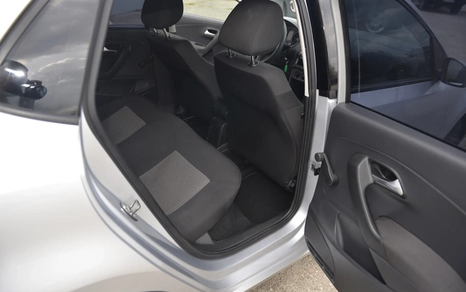 Volkswagen Polo cena 19700 przebieg: 199000, rok produkcji 2011 z Nysa małe 121